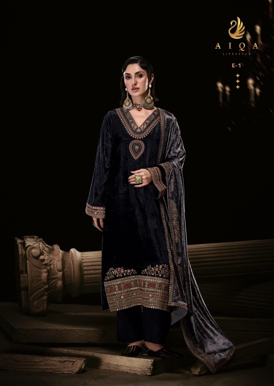 Premium velvet suits – image 4