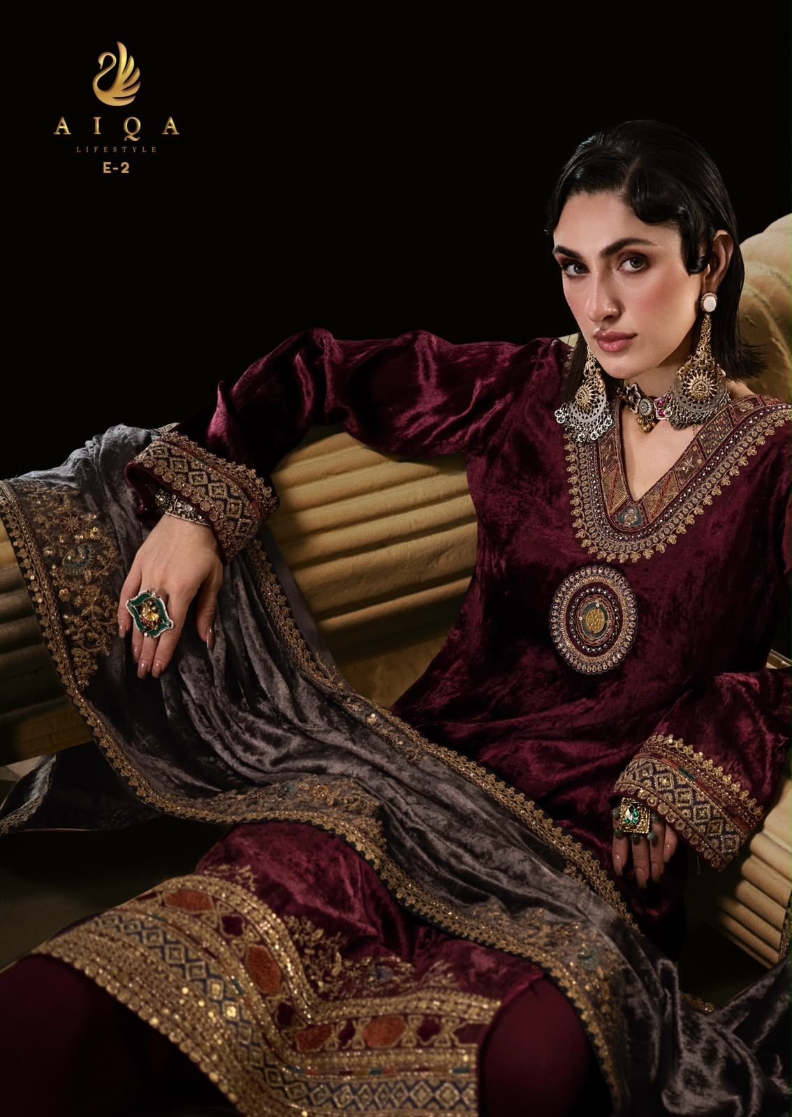 Premium velvet suits – image 5
