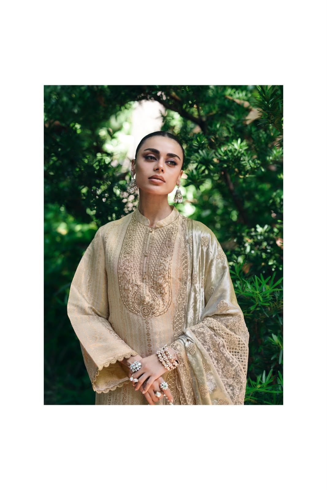 Versha House of brocade – Silver – image 1
