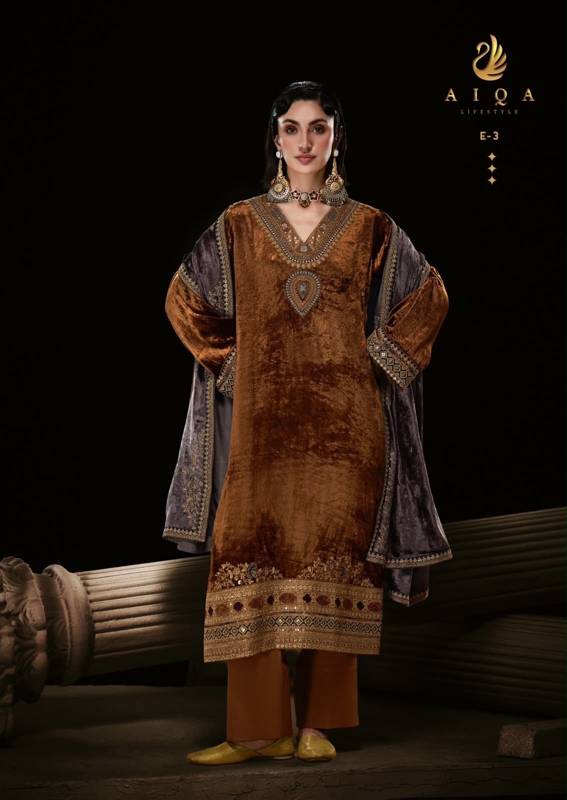 Premium velvet suits – image 3